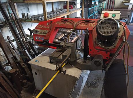 Bomar automatic bandsaw for metal cutting